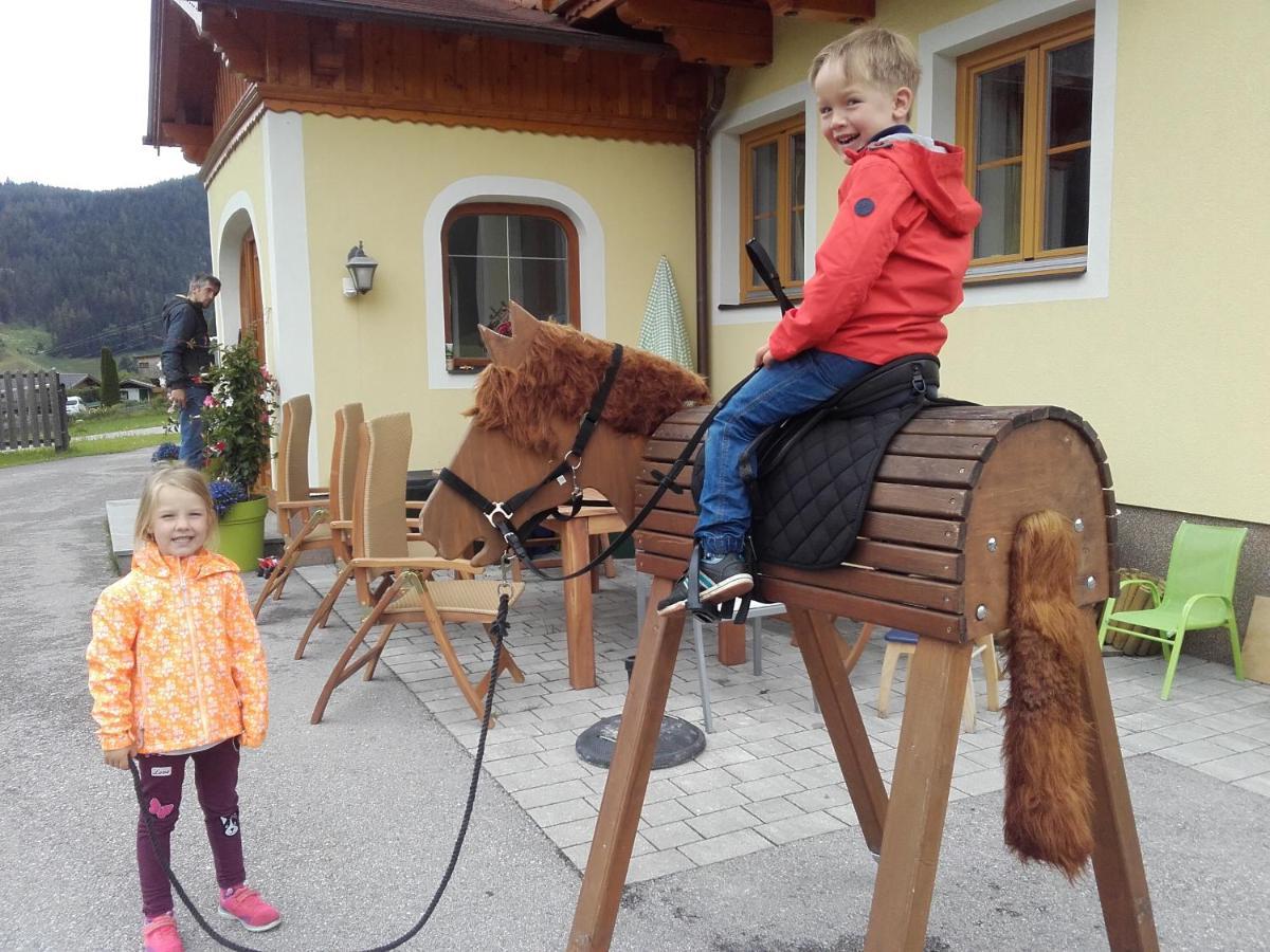 Baby- Und Kinderbauernhof Montaning Forstau  Exterior photo