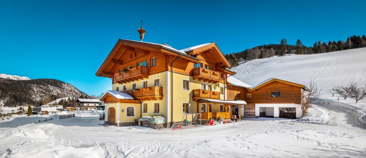 Baby- Und Kinderbauernhof Montaning Forstau  Exterior photo