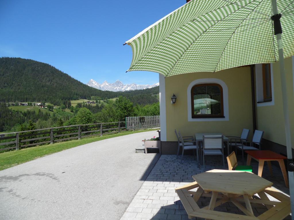 Baby- Und Kinderbauernhof Montaning Forstau  Exterior photo