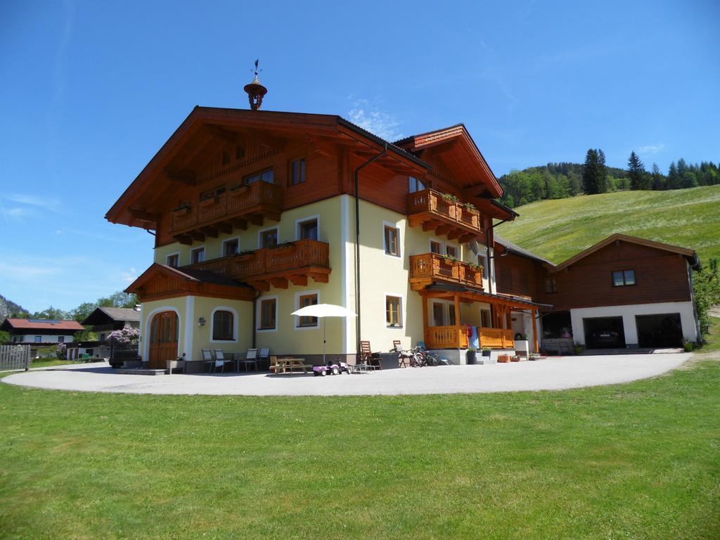 Baby- Und Kinderbauernhof Montaning Forstau  Exterior photo